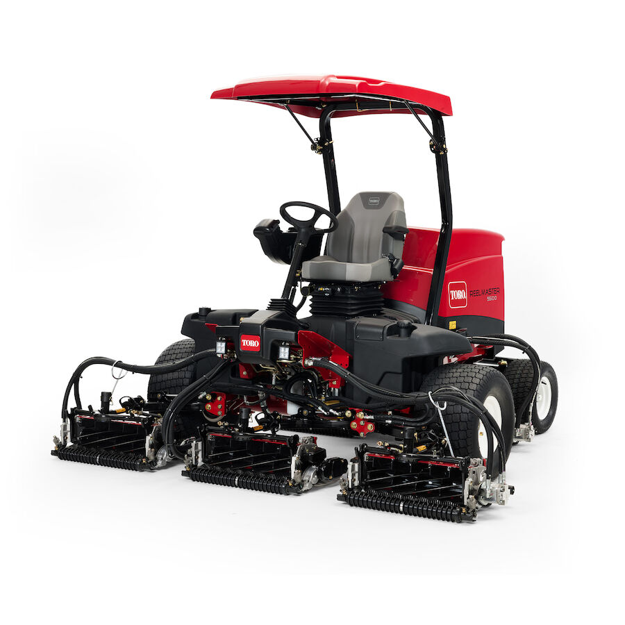 Toro Reelmaster 5500 fairway mower with five cutting units